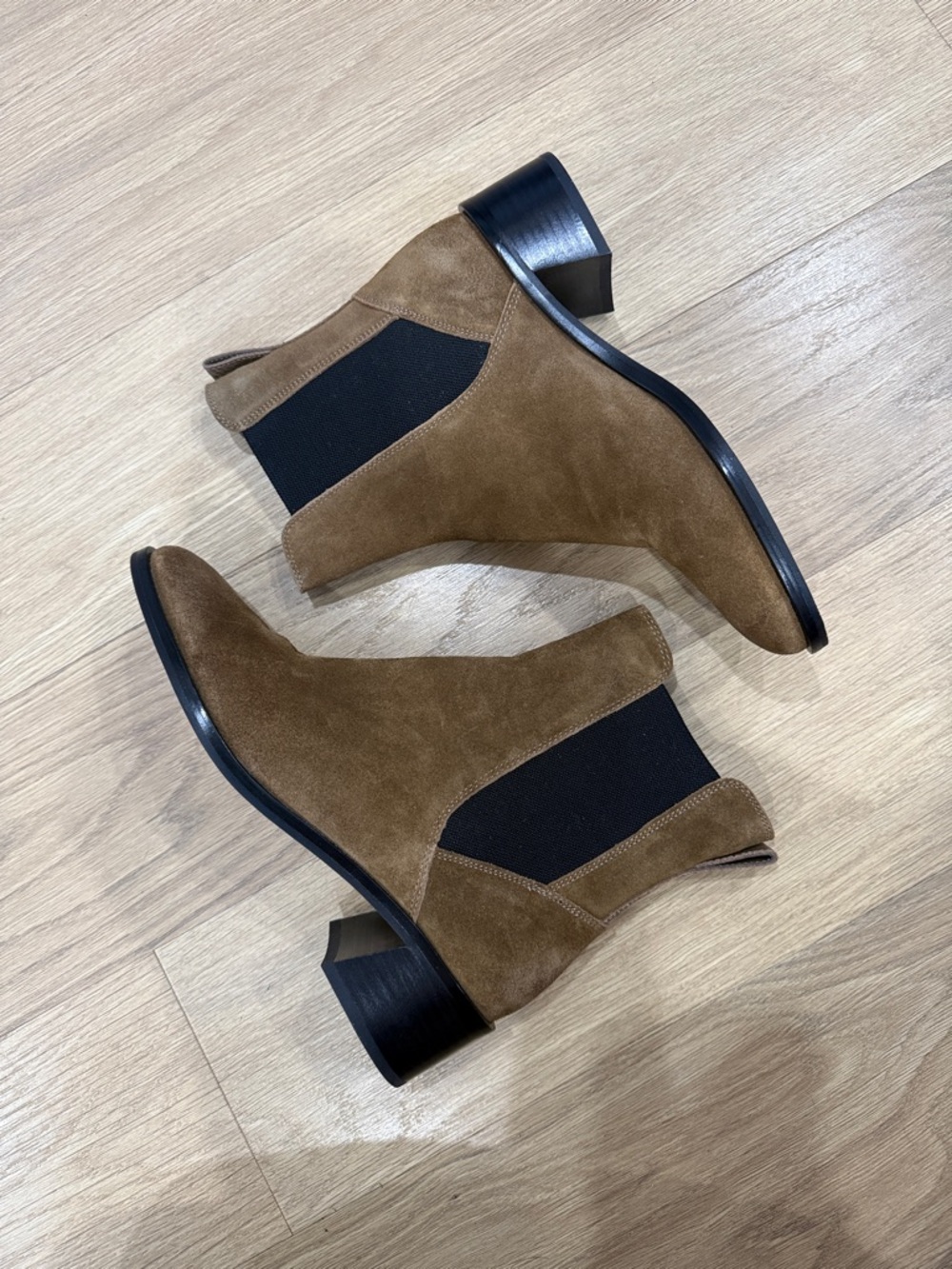 Dolce Vita Lianna Classic Brown Suede Chelsea Booties - Women Size 9.5